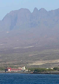 Resort Hotel Santo Antão
crowned by the mountain range of Maroços
Porto Novo - Santo Antão
©Informação Turística Lucete Fortes Resort Hotel Santo Antao